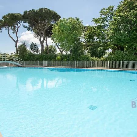Lovely With Golf Course Views Close To The Sea Swimming Pool Park Lejlighed